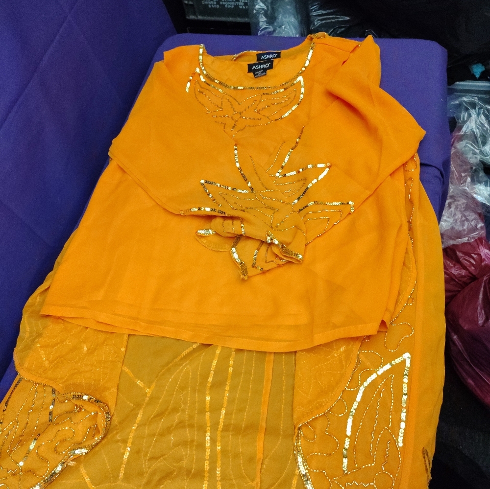 Ashro 3 Piece Set with Embellishments - Picture 6 of 11